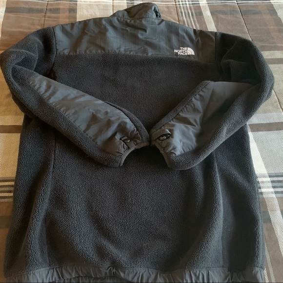 The North Face Girls Denali Jacket in Black - Picture 2 of 11